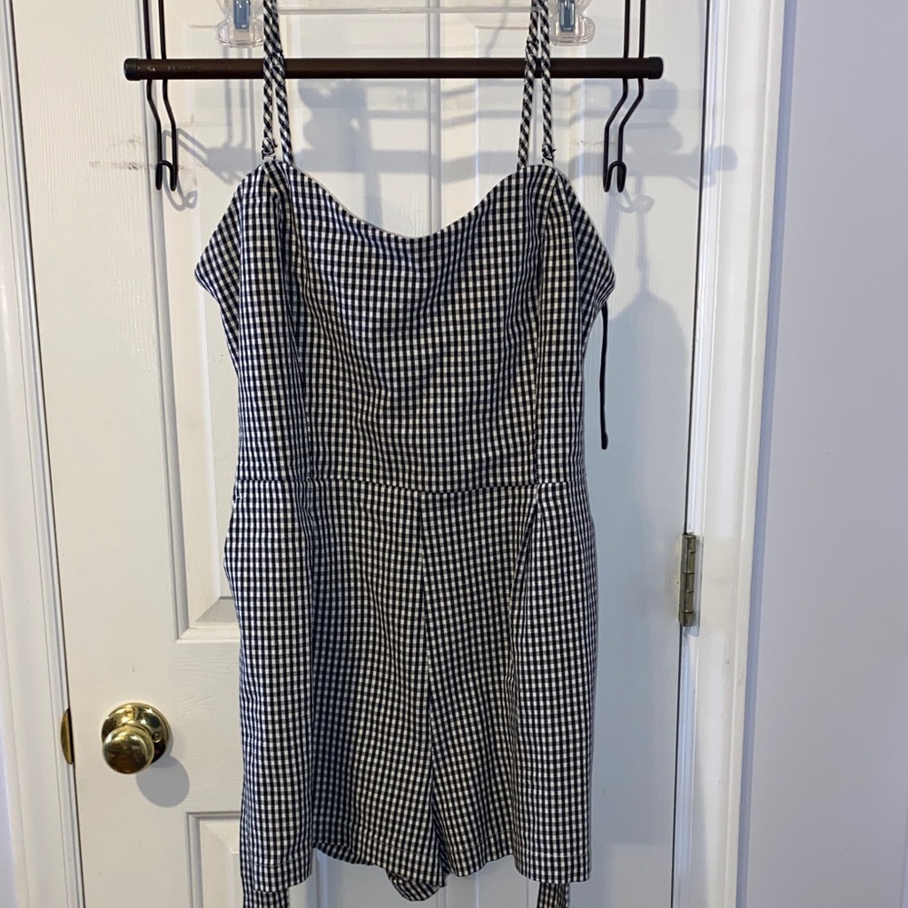 Dynamite black & white gingham romper pockets belt, sz. L